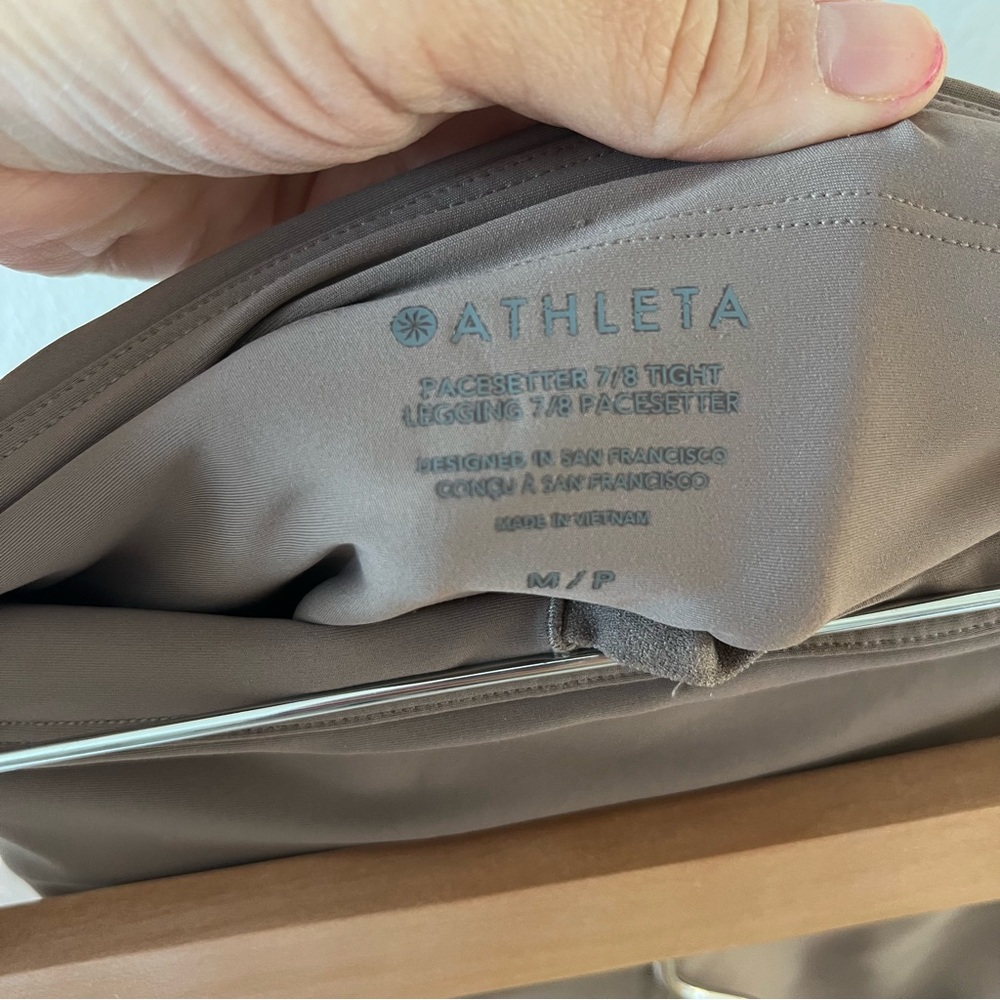 ATHLETA | Pace Setter 7/8 Leggings | M - Picture 4 of 5